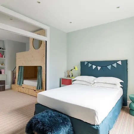 Rue Honore Chevalier Townhouse By Onefinestay * Paříž