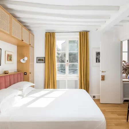 Rue Honore Chevalier Townhouse By Onefinestay Apartmán Paříž