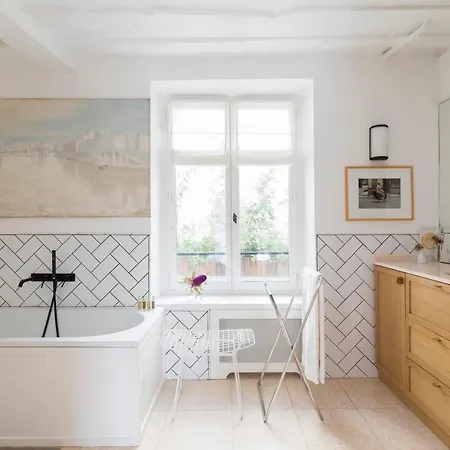 Rue Honore Chevalier Townhouse By Onefinestay *
