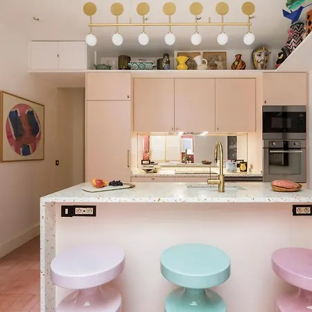 Rue Honore Chevalier Townhouse By Onefinestay Paříž