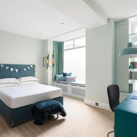 Rue Honore Chevalier Townhouse By Onefinestay