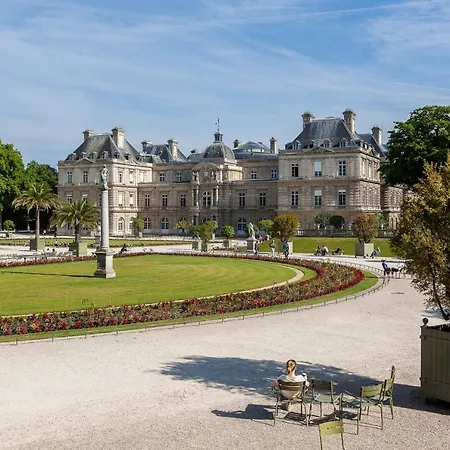 Rue Honore Chevalier Townhouse By Onefinestay * Paříž
