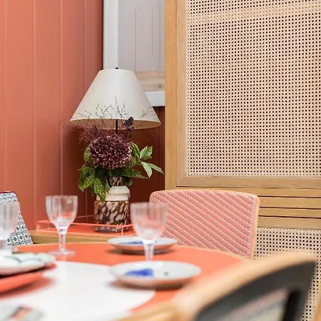 Rue Honore Chevalier Townhouse By Onefinestay * Paříž